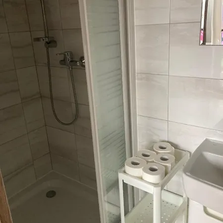 Gasthof Sofia Z Lazienka I Aneksem Kuchennym Jarosławiec